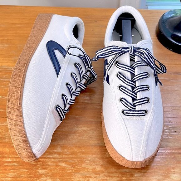 Tretorn Nylite Plus Canvas Women’s Sneaker - Picture 7 of 15